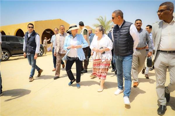 وزيرة البيئة ومحافظ الفيوم يصطحبان صاحبة السمو الملكي الأردني بجولة تفقدية