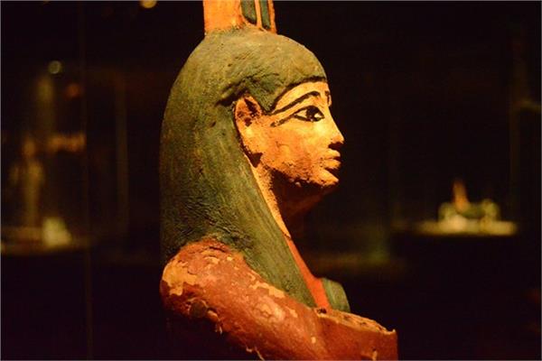 تمثال المعبودة نفتيس في متحف التحنيط بالأقصر 