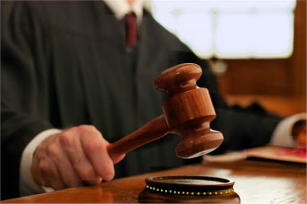 المشدد 7 و 3 سنين لموظفين بمحكمة الصف والأوقاف 