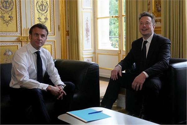 لقاء الملياردير الأملايكي إيلون ماسك بالرئيس الفرنسي إيمانويل ماكرون 