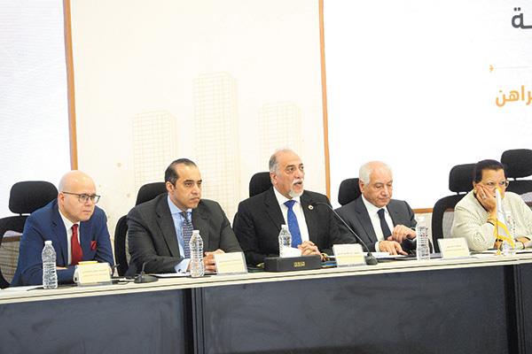 مناقشات جادة فى لجنة العدالة الاجتماعية برئاسة عبدالهادى القصبى 