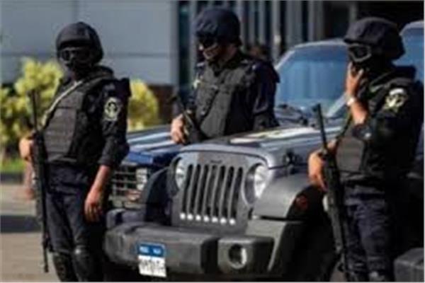 ضبط سائق سمح لطالب قيادة «سيارة أجرة» بالقاهرة