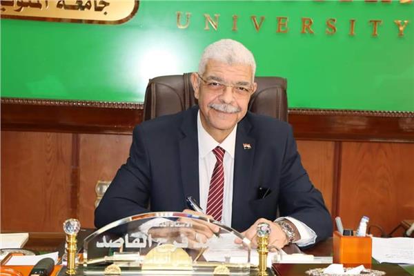  الدكتور أحمد القاصد رئيس جامعة المنوفية