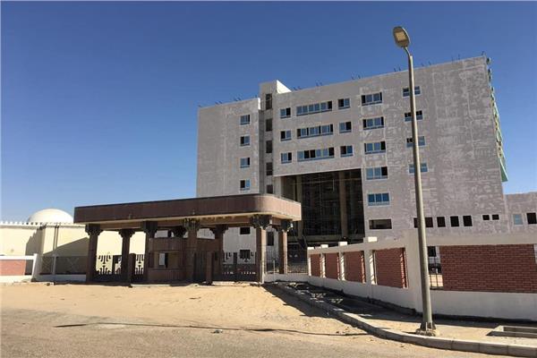 رئيس «قنا الجديدة» يتفقد أعمال تنفيذ مستشفى ومركز شباب بالمدينة