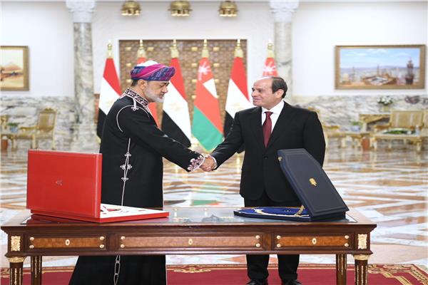 الرئيس عبد الفتاح السيسي وسلطان عمان هيثم بن طارق