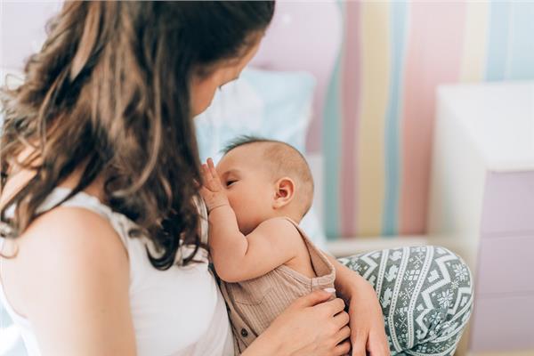  الرضاعة الطبيعية تحمي الطفل من السرطان