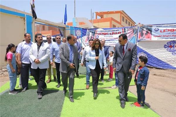 محافظ دمياط خلال افتتاح الملعب القانوني بمركز شباب مدينة ميت أبو غالب 