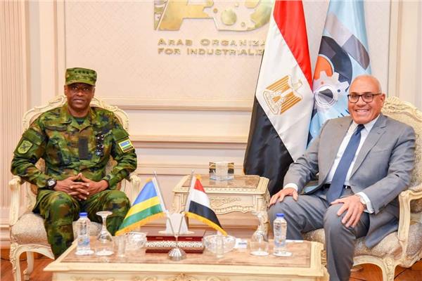 رئيس الهيئة العربية للتصنيع يبحث مع رئيس أركان قوات الدفاع الرواندية