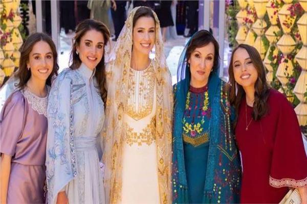الملكة رانيا تقيم حفل عشاء احتفالا بقرب زفاف ولي عهد الأردن