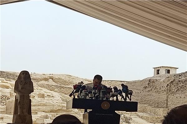  وزير السياحة والآثار أحمد عيسي