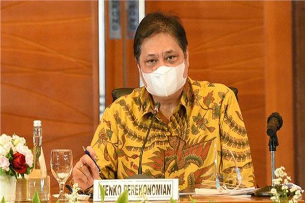 إيرلانجا هارتارتو الوزير المنسق للشؤون الاقتصادية الإندونيسي
