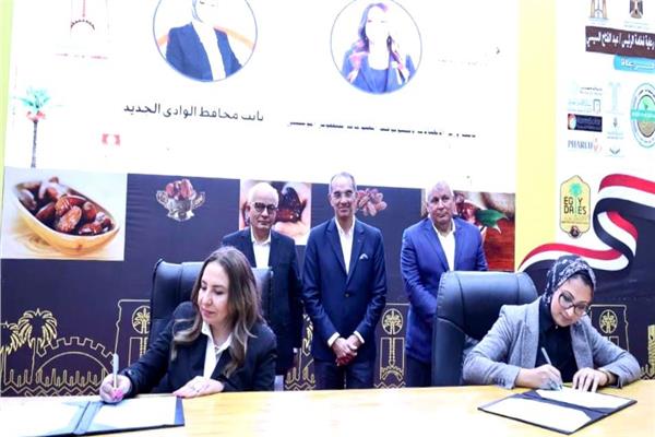 وزير التعليم يشهد حفل توقيع بروتوكول تعاون بين وزارة الاتصالات ومحافظة الوادى الجديد