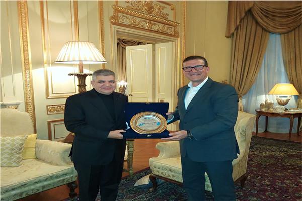 الفريق أسامة ربيع رئيس هيئة قناة السويس يلتقي سفير مصر لدى المملكة المتحدة