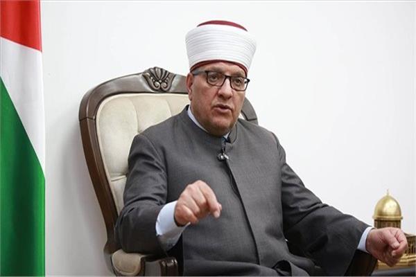 الشيخ حاتم محمد البكري وزير الأوقاف والشئون الدينية الفلسطيني بالتجربة المصرية