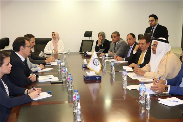 اجتماع رئيس البرلمان العربي مع وفد الوكالة الأوروبية