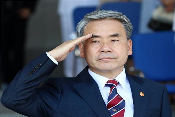  وزير الدفاع الكوري الجنوبي، لي جونغ- سيوب