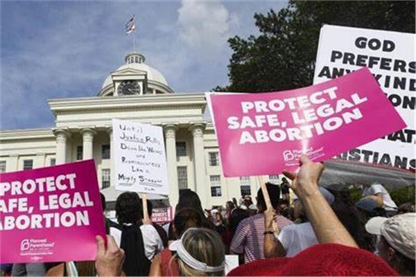 مظاهرات ضد إلغاء الإجهاض في أمريكا
