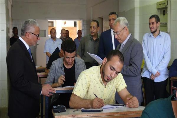  رئيس جامعة المنيا يُجري جولات تفقدية لمتابعة سير اعمال الامتحانات