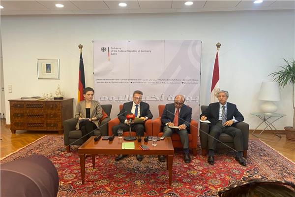 صورة من المؤتمر الصحفي لسفير ألمانيا بالقاهرة