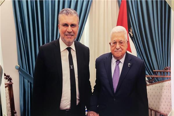 الرئيس عباس يستقبل الإعلامي عمرو الليثي