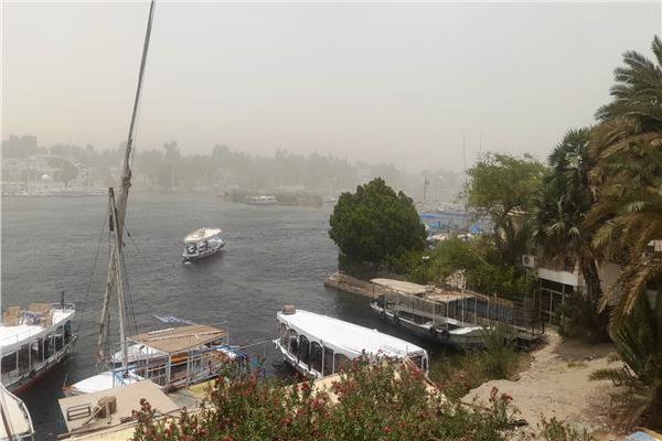 وقف حركة الملاحة النهرية بمجرى نهر النيل وبحيرة ناصر