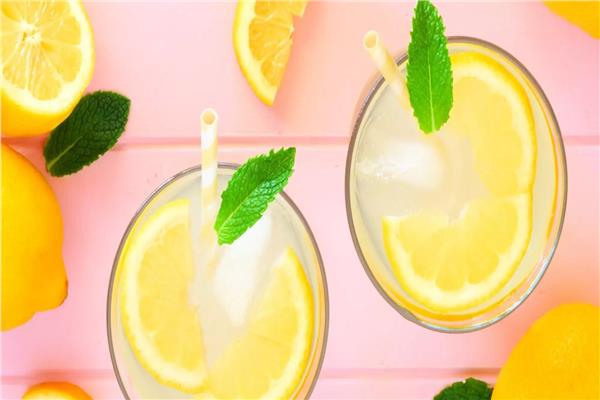 مشروب الليمون بالنعناع «على طريقة المحلات» 