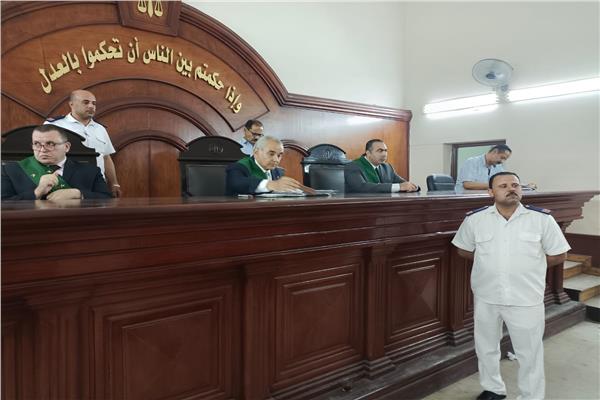 هيئة المحكمة برئاسة المستشار حسن علي عبد الحي أبو زهرة رئيس المحكمة