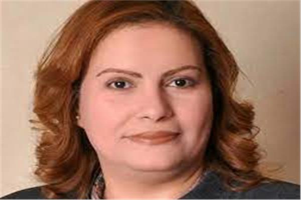 الدكتورة عايدة نصيف أمين سر لجنة العلاقات الخارجية بمجلس الشيوخ