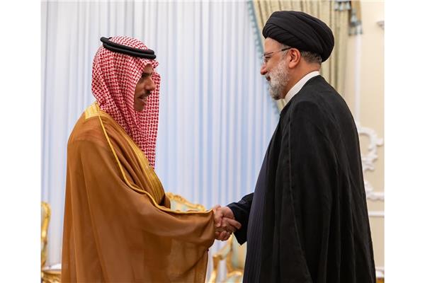 رئيس وإيران ووزير الخارجية السعودي