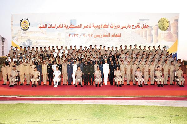  وزير الدفاع يشهد الاحتفال بتخرج دفعات من أكاديمية ناصر العسكرية وكلية القادة والأركان