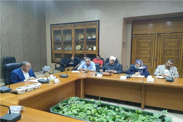 اجتماع السكرتير العام بمحافظة شمال سيناء لمناقشة استعدادات المديريات لعيد الأضحى المبارك