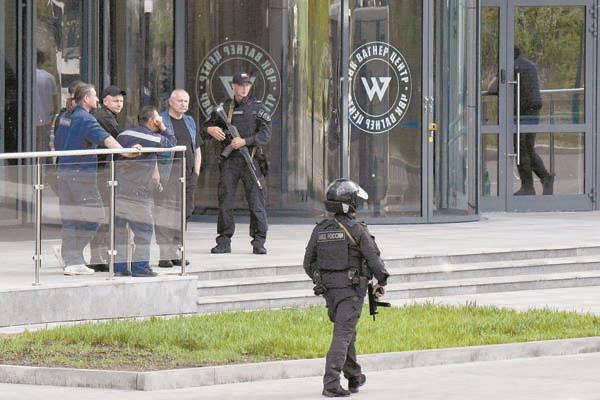 قوات الأمن الروسى تداهم مقر فاجنر فى سان بطرسبرج     