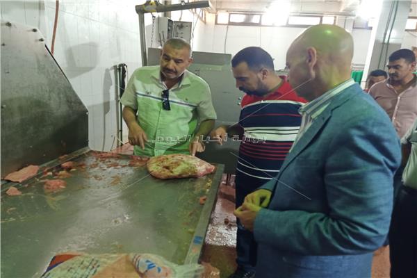 غلق مصنع لمنتجات اللحوم بالشرقية و إعدام 6 أطنان من إنتاجه