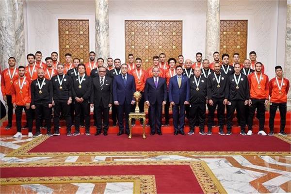 الرئيس السيسي مع أبطال الأوليمبياد