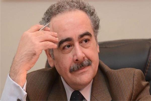 رئيس اتحاد كتاب مصر الدكتور علاء عبد الهادي