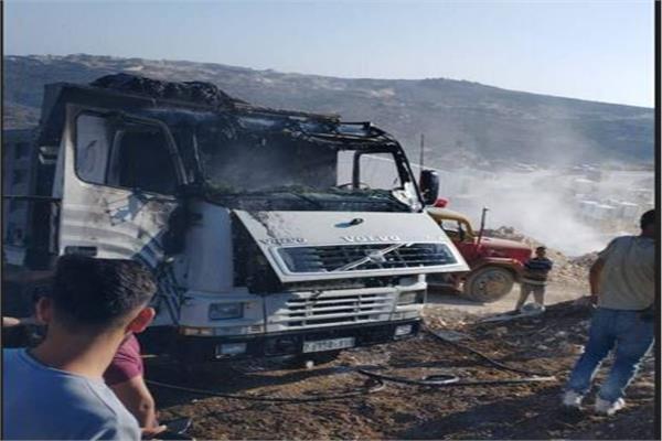شاحنة فلسطينية تم إحراقها بالكامل