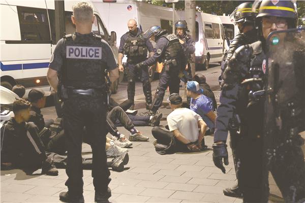 الشرطة الفرنسية تعتقل متظاهرين فى نيس    