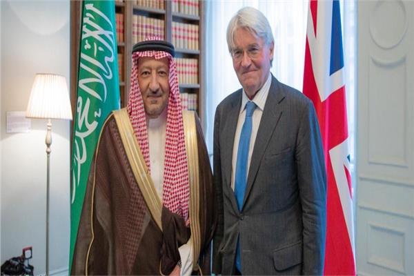 السعودية وبريطانيا تبحثان سبل تعزيز التعاون الثنائي