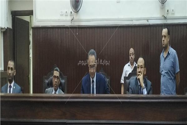هيئة المحكمة برئاسة المستشار عادل علي سليم رئيس المحكمة