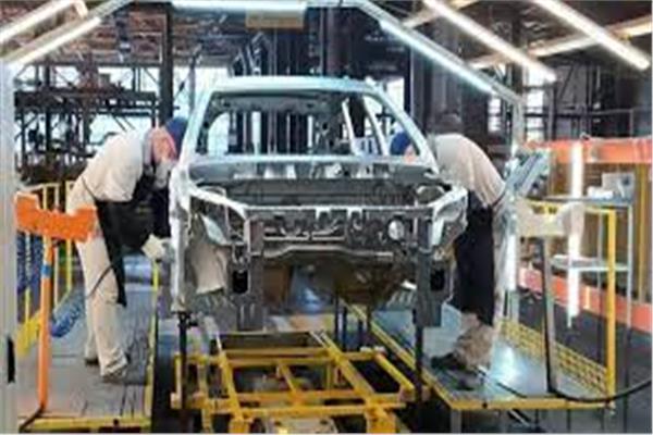 روسيا تعيد تشغيل مصانع السيارات