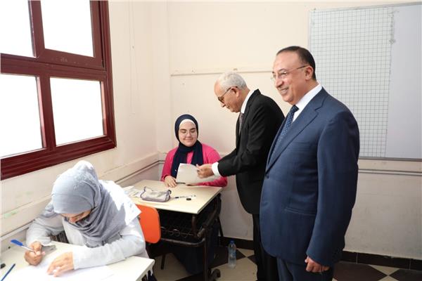  وزير التعليم ومحافظ الإسكندرية يتفقدان لجان امتحانات الثانوية العامة