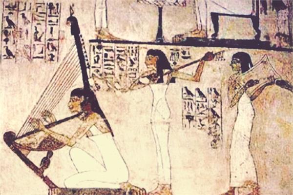المصريات يعزفن الموسيقى من آلاف السنين