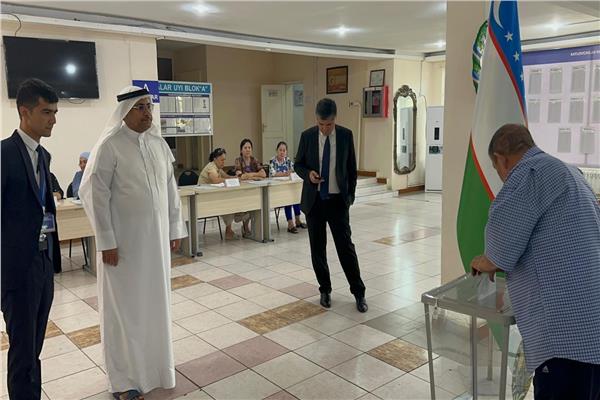 عادل بن عبد الرحمن العسومي يشارك في مراقبة الانتخابات الأوزباكية