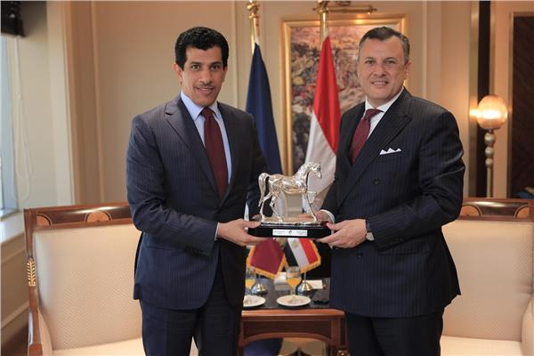 وزير السياحة والآثار يستقبل سفير قطر 