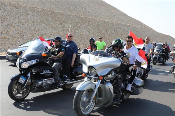  وزير الرياضة ومحافظ القاهرة يستقلان دراجات نارية بأكبر مارثون رياضي بالعاصمة