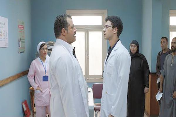 عصام عمر ومحمود حافظ فى مشهد من مسلسل «بالطو»