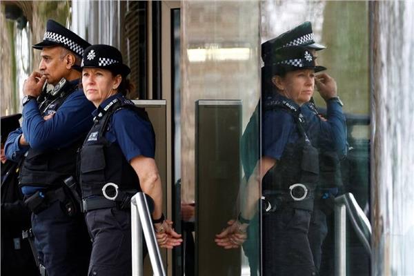  استغاثة امرأة تقود شرطيين بريطانيين إلى مفاجأة