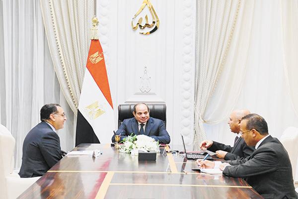 الرئيس عبد الفتاح السيسى خلال اجتماعه 