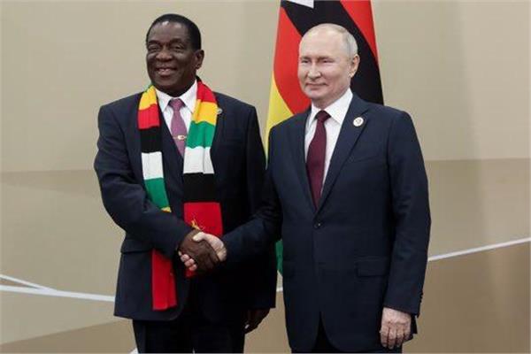 الرئيس الروسي ونظيره الزيمبابوي