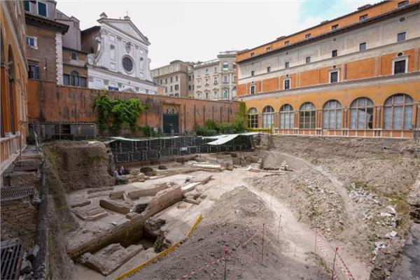 مفقود منذ قرون.. الإعلان عن اكتشاف "استثنائي" لمسرح في روما
